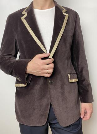 Бархатный итальянский пиджак с "золотой" отделкой