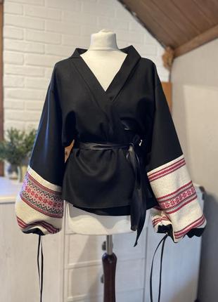 Льняное кимоно с этническими рукавами черного цвета handmade