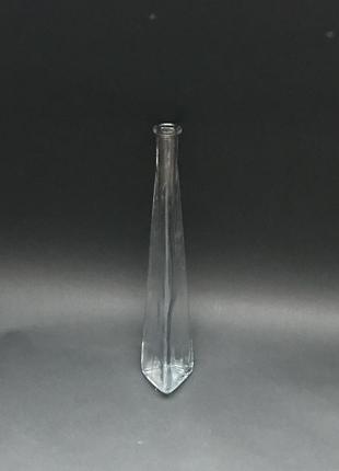 Трикутна склянка