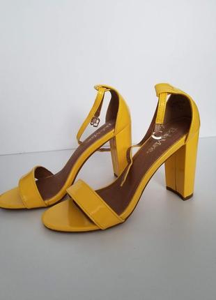 Женские босоножки на каблуке bella marie, 38 размер