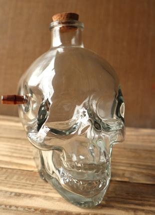 Стеклянный череп, графин для напитков, с пулей