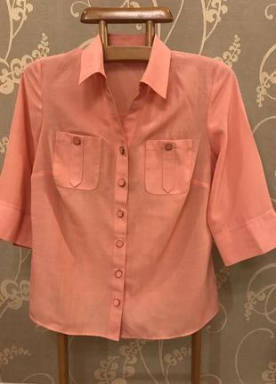 Очень красивая и стильная брендовая блузка персикового цвета.