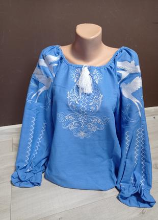 Дизайнерская голубая женская вышиванка "Небо" с вышивкой Украи...
