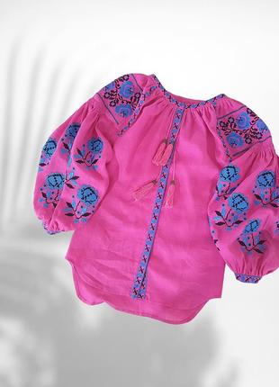 Розовая женская вышиванка с вышивкой "голубые цветы". украинск...