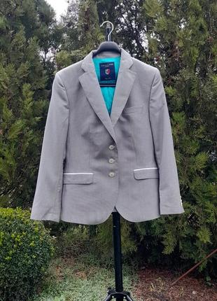 Серый брендовый пиджак из шерсти