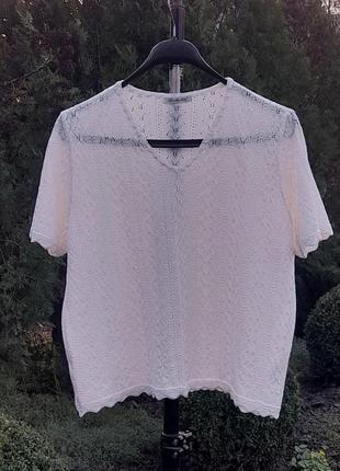 Летняя белая блуза с тонкой кружевной вязкой