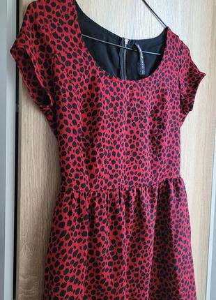 Красное леопардовое платье