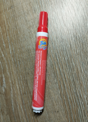 Tide to Go - один олівець для виведення свіжих плям.