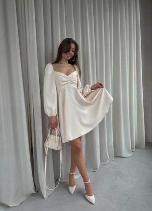 Костюмна сукня біла