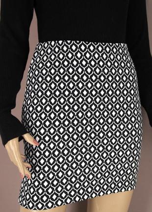 Брендовая облегающая юбка "мини h&m" с принтом. размер s.