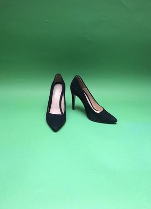 Туфли женские чёрные на каблуке