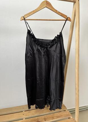 Женская ночная сорочка пеньюар черная атласная пижама