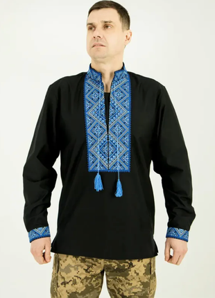 Мужская черная вышиванка с синей вышивкой