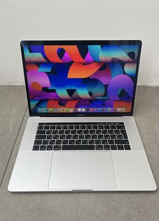920$ MacBook Pro 15 2018 2,6GHz / i7 / 16 GB / 512gb SSD