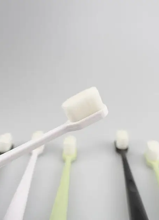 УльтраТонкая экологичная зубная щетка с 10,000 волосков, Белая