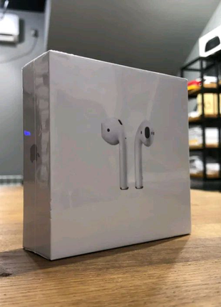 Apple AirPods 2 (2 поколения) with Wireless Charging Case