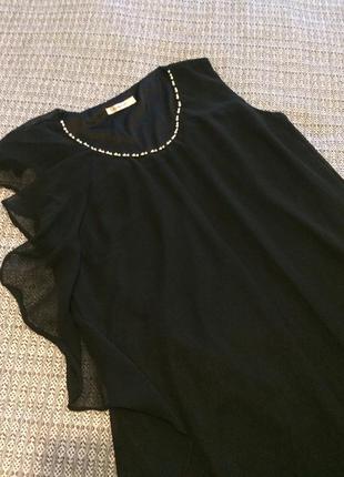 Платье с воланом летнее лёгенькое чёрное короткое средняя длина
