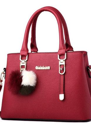 Модная женская сумка с меховым брелоком красный
