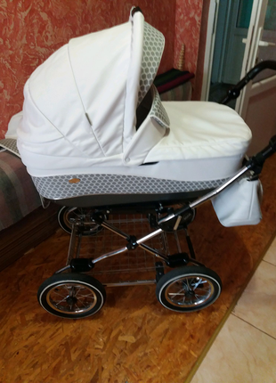 Продам коляску ROAN
