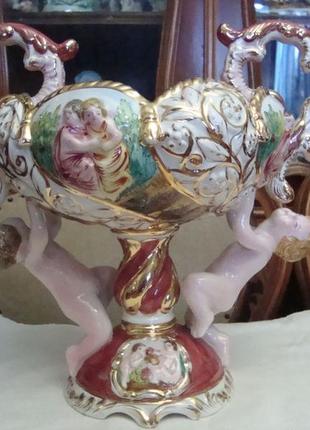 Старинная шикарная ваза - ладья фарфор каподимонте италия