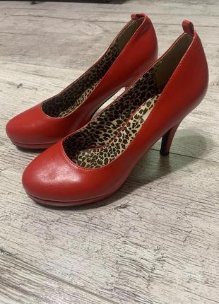 Туфли красного алого цвета, натуральная кожа  размер 38 /38,5