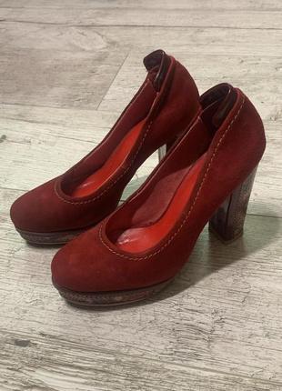 Замшеві червоні туфлі Basconi натуральний замш розмір 39