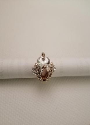 Кольцо. кольцо с камнями. позолоченное кольцо.