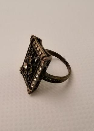 Кольцо. кольцо советское. кольцо с камнями.