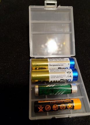 Бокс коробка для батареек аккумуляторов АА и ААА