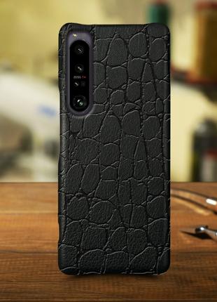 Кожаная накладка Stenk Reptile Cover для Sony Xperia 1 IV Чёрная