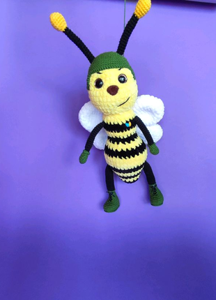 Іграшка, бджола