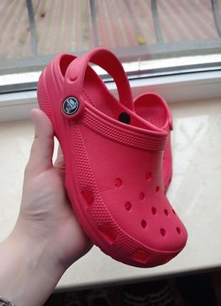 Оригинальные сланцы crocs