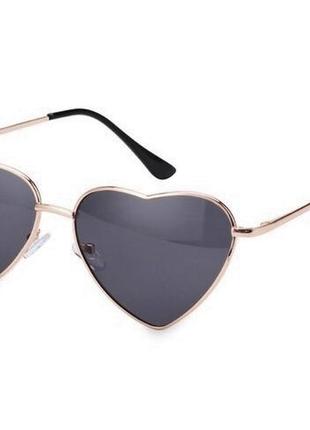 Солнцезащитные имиджевые очки сердце, в форме сердца