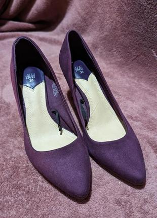 Лодочки туфлі баклажан фіолетові на маленькому каблуці h&m