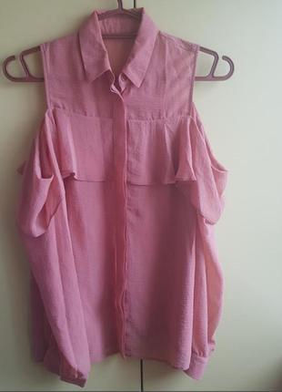 Рубашка блуза с воланами открытыми плечами пудрового розового l