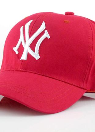 Червона кепка Нью-Йорк (New York).