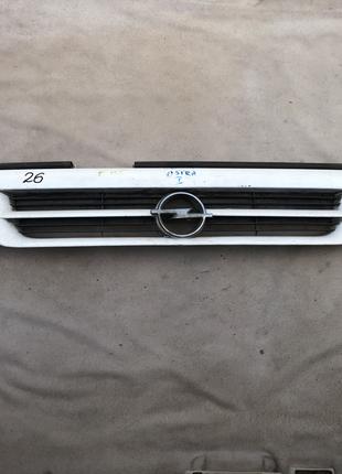 Решетка радиатора Opel Astra F 1991-1994 90414156 №26 є дифекти