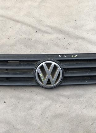 Решітка радіатора Volkswagen Passat B4 3a0853653b №12 є дифект...