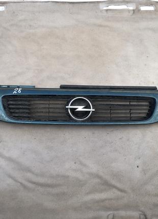 Решетка радиатора Opel Astra F 1994-1997 90452416 №28 є дифекти