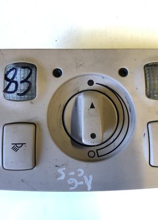 Плафон освещения салона с кнопкой для люка Audi A6 C5 4b094730...