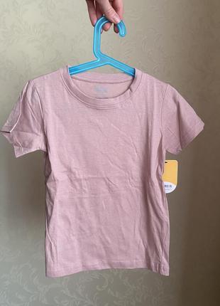 Розово-бежевая футболка рост 110-116см привезенная из швечи