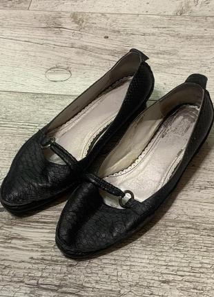 Елегантні жіночі туфлі, макасини чорного кольору розмір 39 шкіра