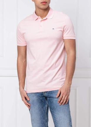 Мужское поло calvin klein jeans розового цвета.