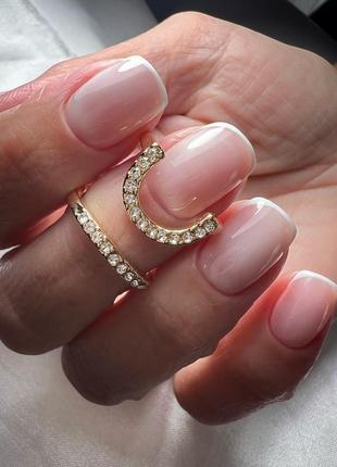 Кольцо на фаланге кольца на ноготь в кристаллах
