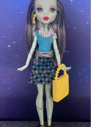 Frankie Stein(Фрэнки Штейн); Monster High