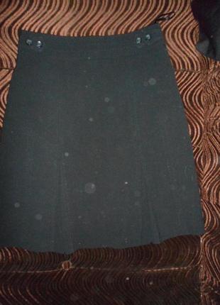 Черная юбка на подкладке со складками