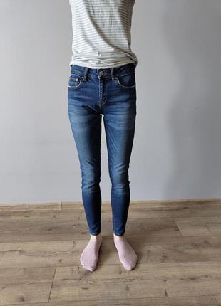 Топовые джинсы zara