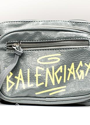 Срібна сумка Balenciaga.