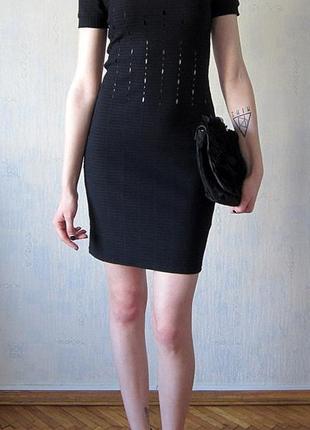 Маленькое оригинальное черное платье футляр etincelle couture ...