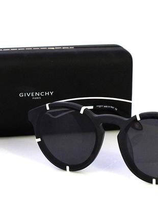 Стильні сонцезахисні окуляри Givenchy Shark